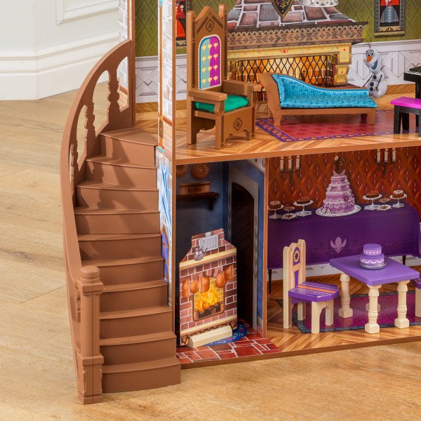 Detalle de la escalera y de parte inferior de kidkraft palacio de arendelle de frozen 65945