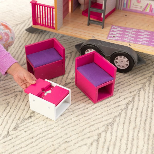 Detalle de muebles de la casa de muñecas kidkraft 65948 teeny house
