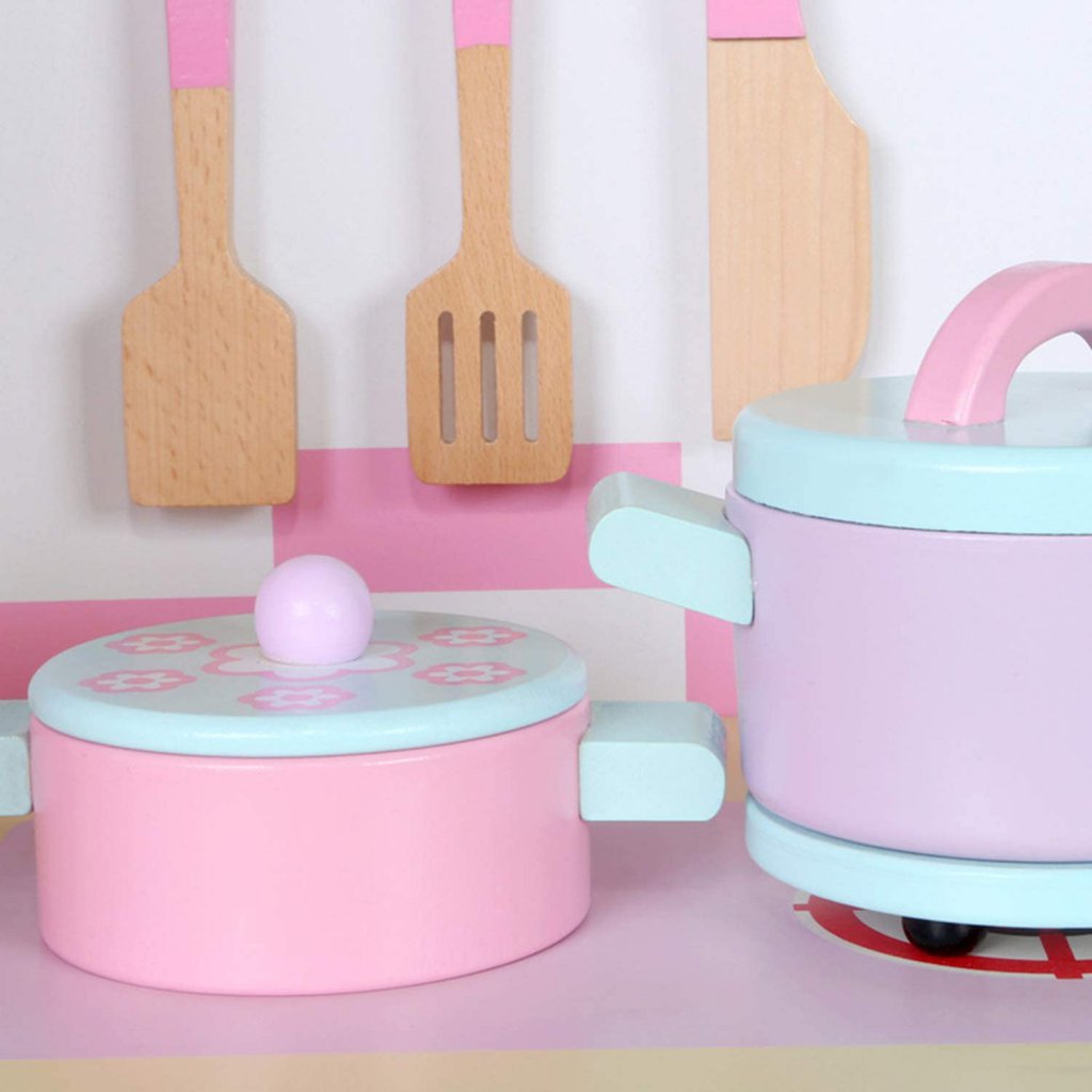 Cocina de madera rosa