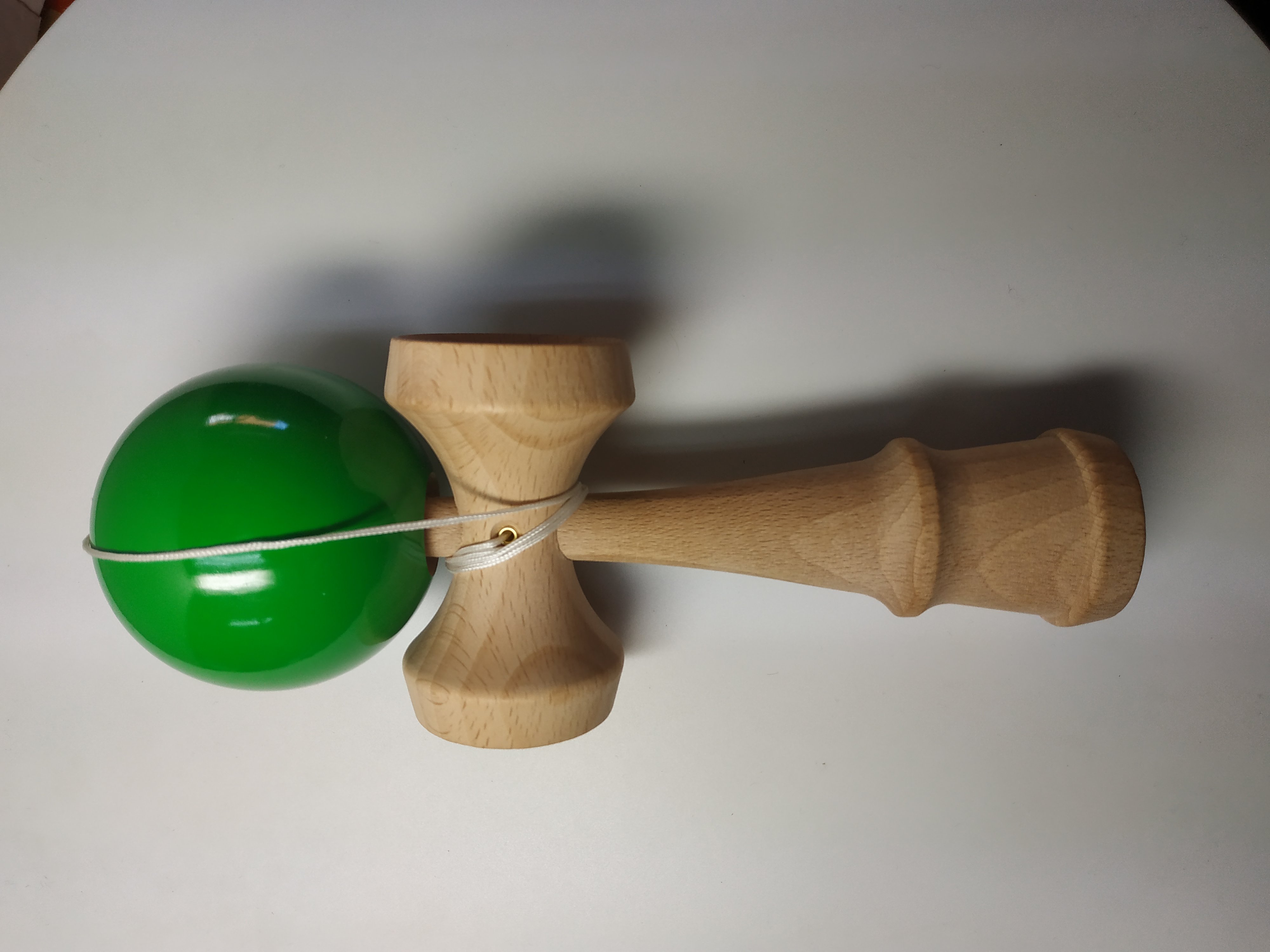 kendama verde