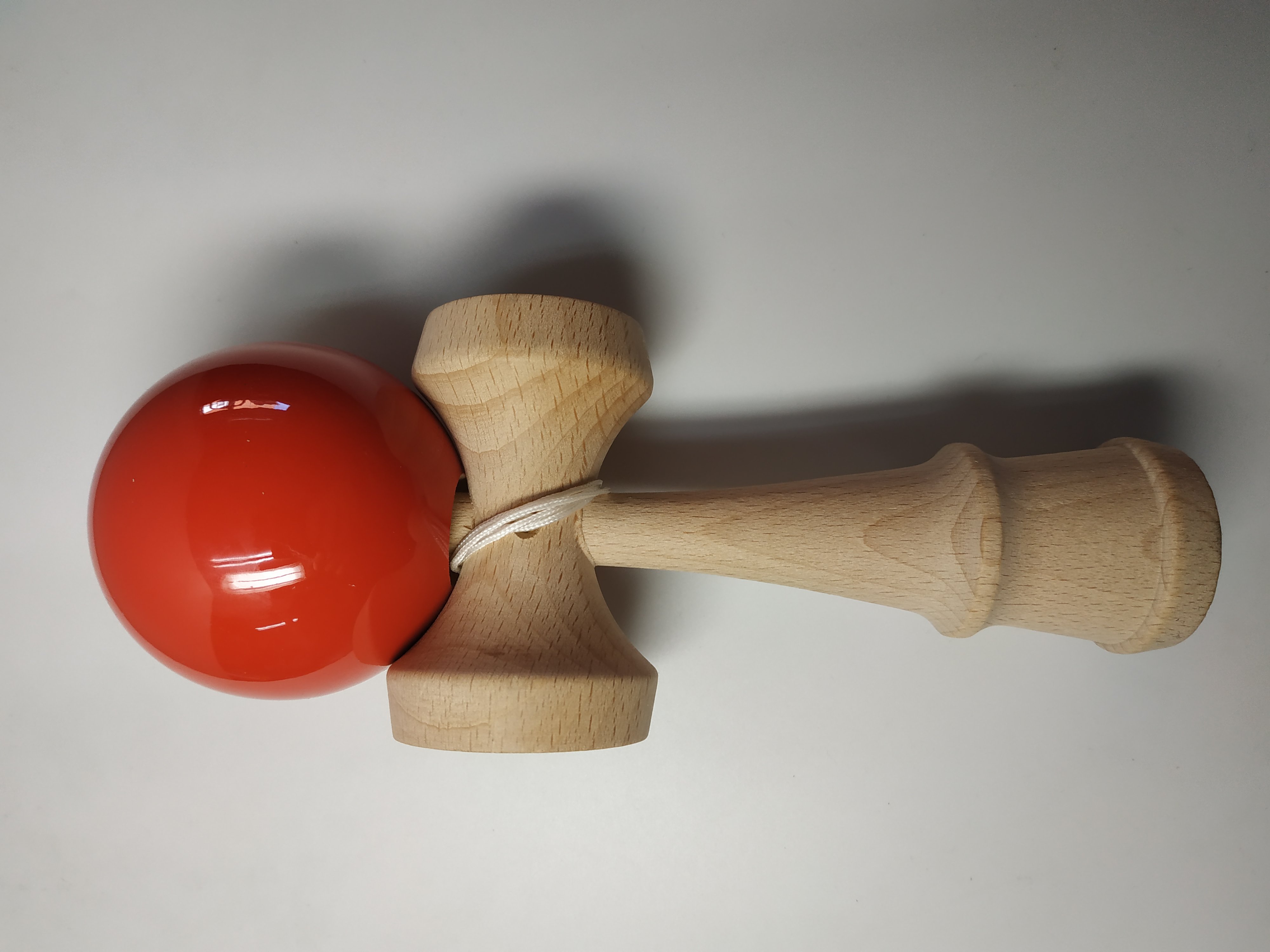comprar kendama rojo